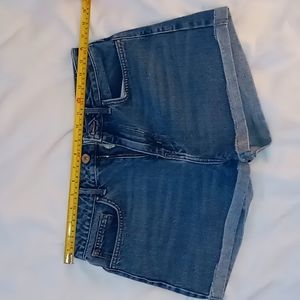 FOREVER 21 JEAN SHORTS / SIZE 30